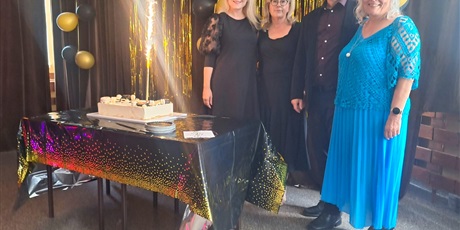 Powiększ grafikę: bal-osmoklasistow-703688.jpg
