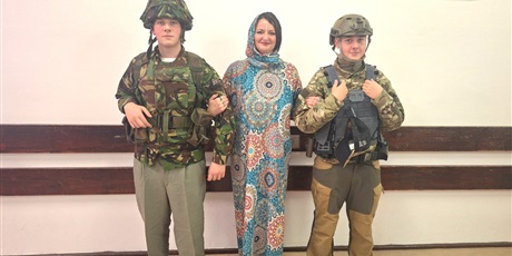 Powiększ grafikę: dzien-kostiumow-651078.jpg