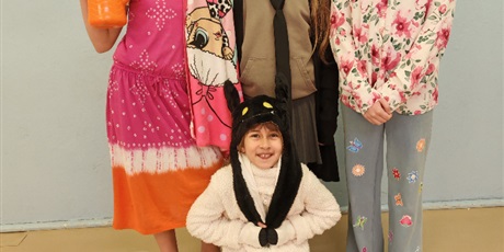 Powiększ grafikę: dzien-kostiumow-651083.jpg