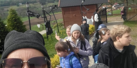 Powiększ grafikę: klasa-4b-w-parku-gigantow-na-kaszubach-693472.jpg