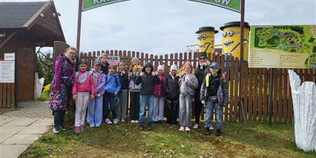 Powiększ grafikę: klasa-4b-w-parku-gigantow-na-kaszubach-693474.jpg