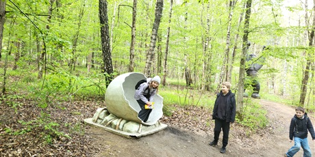 Powiększ grafikę: klasa-4b-w-parku-gigantow-na-kaszubach-693485.jpg