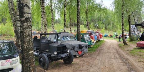 Powiększ grafikę: klasa-4b-w-parku-gigantow-na-kaszubach-693490.jpg