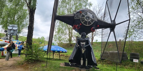 Powiększ grafikę: klasa-4b-w-parku-gigantow-na-kaszubach-693491.jpg