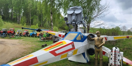 Powiększ grafikę: klasa-4b-w-parku-gigantow-na-kaszubach-693495.jpg