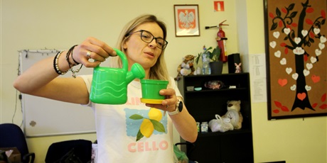 Powiększ grafikę: Pielęgnacja i podlewanie - praktyczne rady od eksperta.