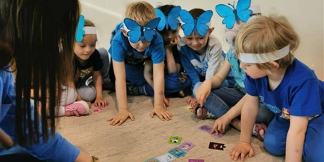 Powiększ grafikę: Zabawy edukacyjne - przedszkolaki w świecie słów.