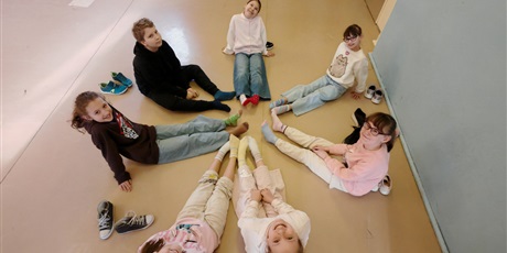 Powiększ grafikę: swiatowy-dzien-osob-z-zespolem-downa-683962.jpg