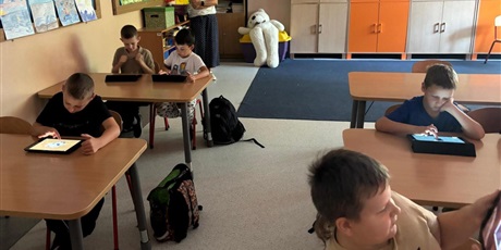 Powiększ grafikę: Zajęcia programowania.