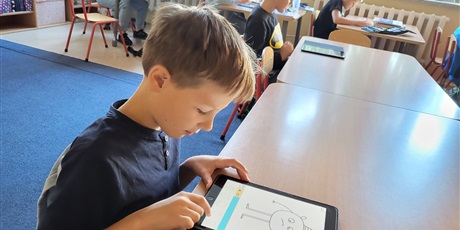 Powiększ grafikę: Zajęcia programowania.