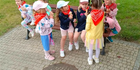 Powiększ grafikę: Pyszne lody.