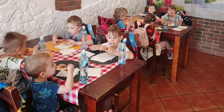 Powiększ grafikę: Chwila przy pizzy.