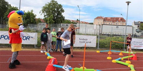 Powiększ grafikę: wyjscie-klasy-5b-na-festyn-sportowy-449771.jpg