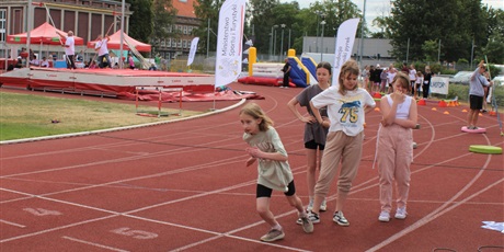 Powiększ grafikę: wyjscie-klasy-5b-na-festyn-sportowy-449785.jpg