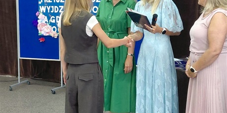 Powiększ grafikę: zakonczenie-roku-szkolnego-klas-8-706174.jpg