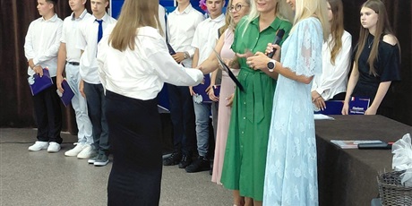 Powiększ grafikę: zakonczenie-roku-szkolnego-klas-8-706180.jpg