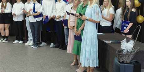 Powiększ grafikę: zakonczenie-roku-szkolnego-klas-8-706181.jpg