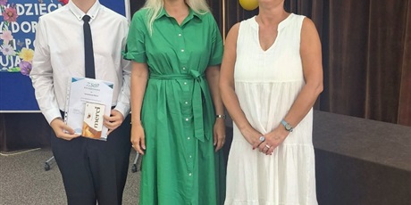 Powiększ grafikę: zakonczenie-roku-szkolnego-klas-8-706188.jpg