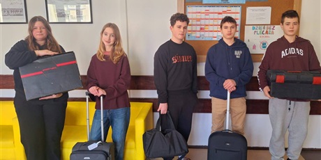 Powiększ grafikę: Dzień bez plecaka