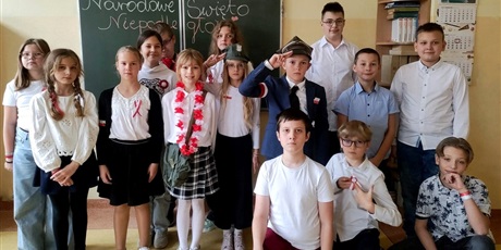 Powiększ grafikę: Święto Niepodległości